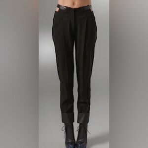 Alexander Wang Onyx
Black‎ Cuffed Trousers size 2